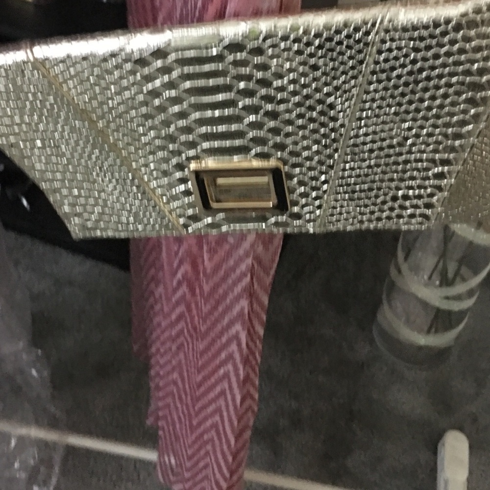 Purse - Picture 2 of 3